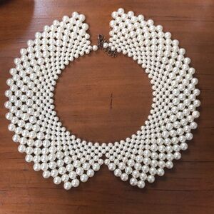 Faux pearl collar necklace